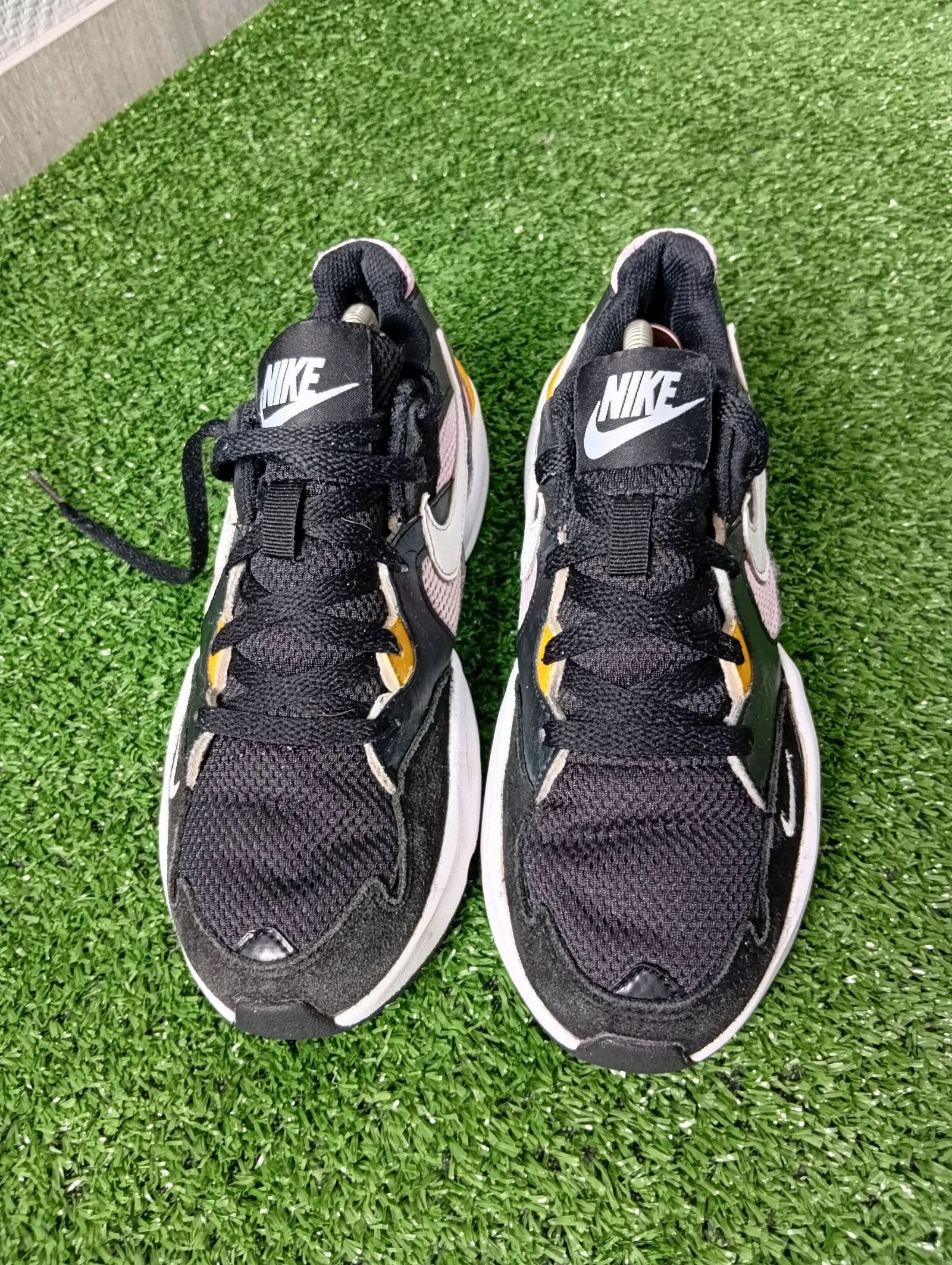 Nike Air Max Excee – Black / Pink / Yellow (Size 37.5) – photo 3